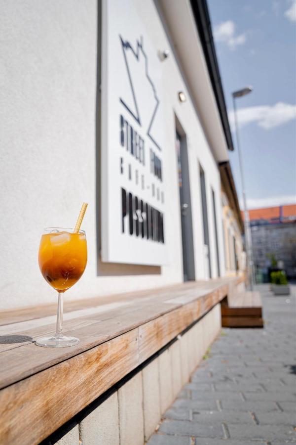 Street Food Possonium Apartments Bratislava Buitenkant foto